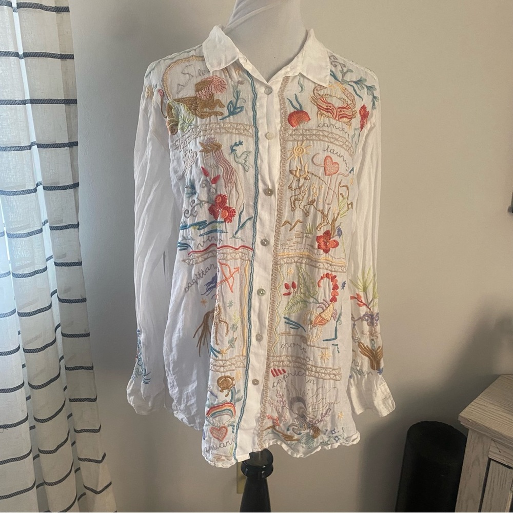 Johnny Was Zodiac Sign Astrology White Tunic Blouse Embroidered Top Size Large